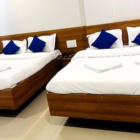 Hotel Sai Smruti 舍地 外观 照片