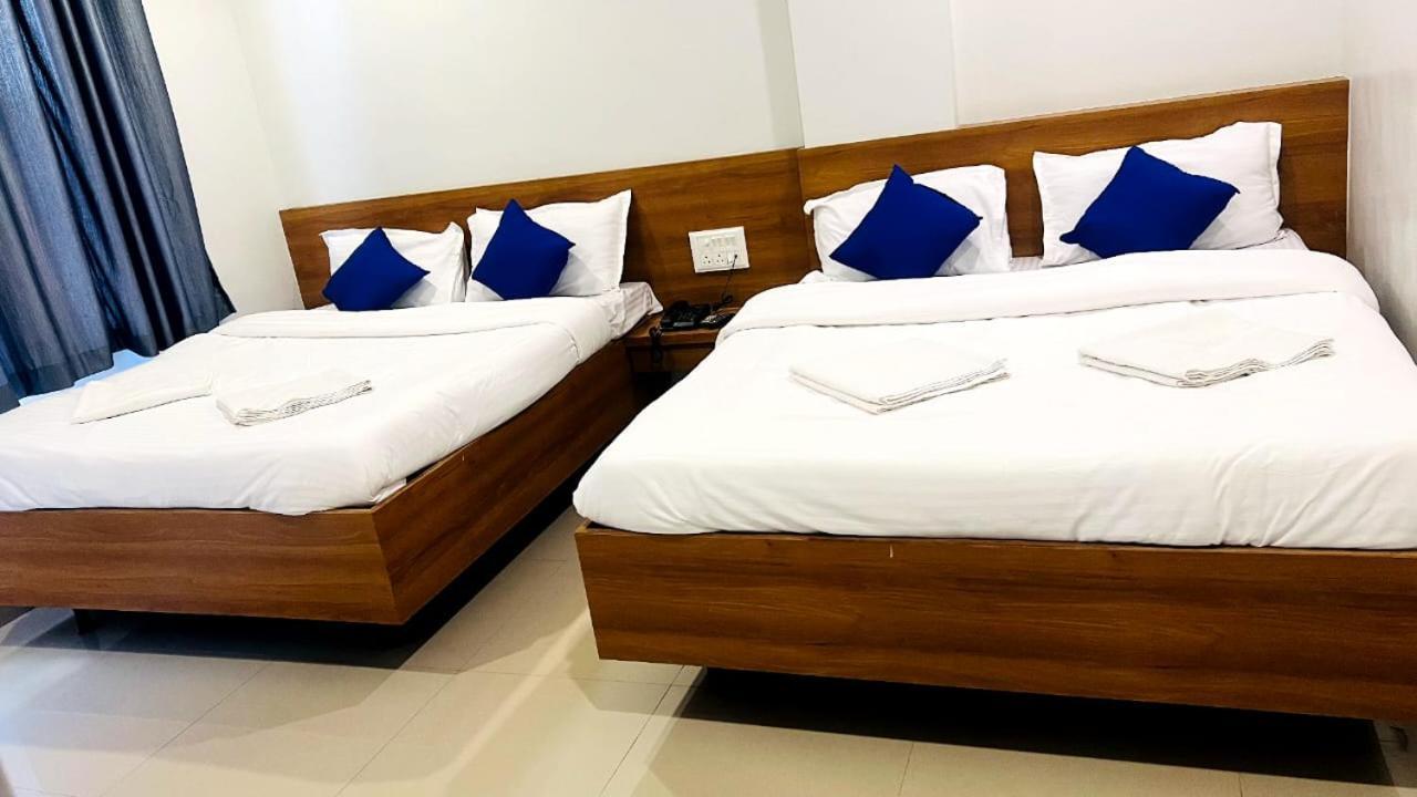 Hotel Sai Smruti 舍地 外观 照片